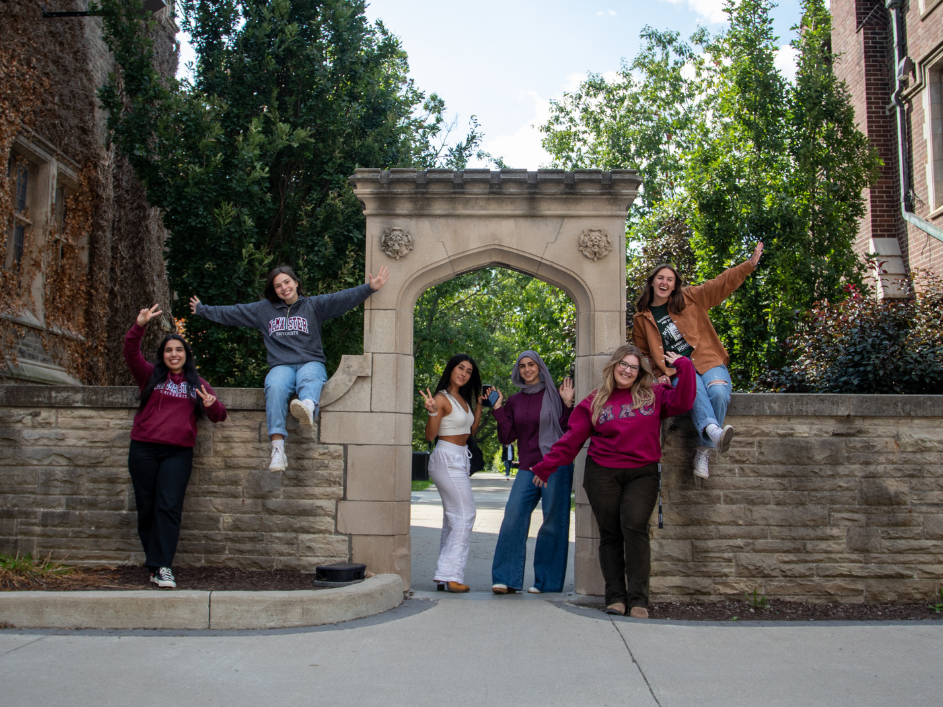 Undergraduate Commerce and IBH Students at the McMaster Arch